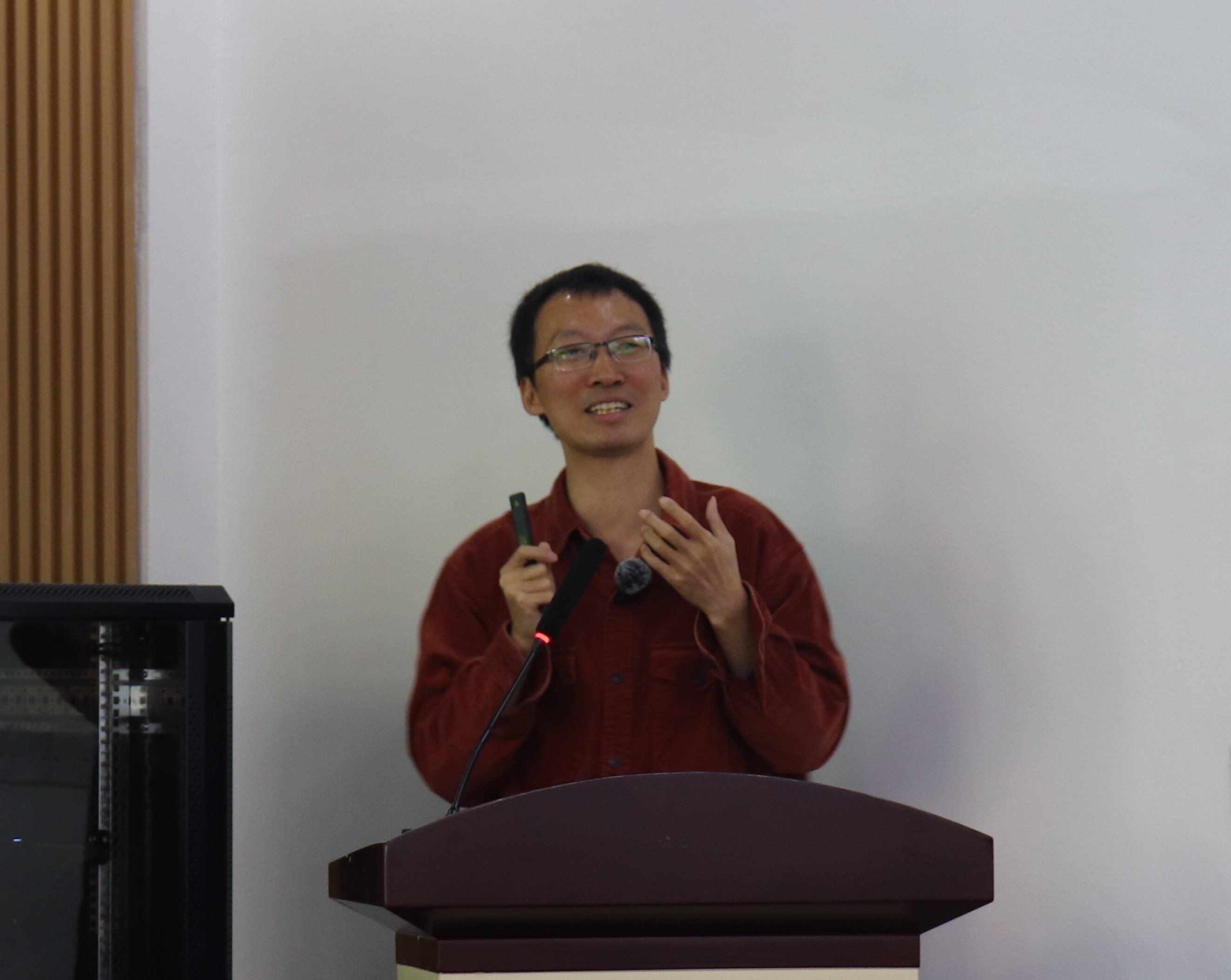 【高嶺講壇】暨南大學賴俊祚教授來校講學，探討網絡技術前沿研究與學科發展